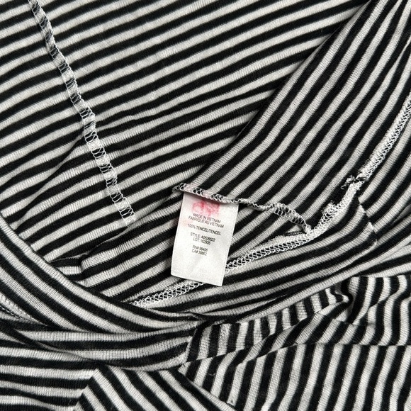 Theory Black and White Asymmetrical Tank Top - Picture 8 of 8